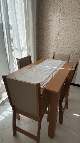 Mesa de jantar 4 lugares