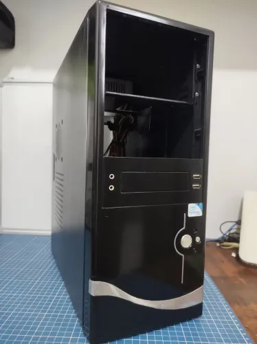 Gabinete ATX Mid Tower Preto + Fonte 230W - Limpo