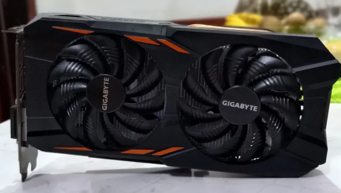 Placa de Vídeo Gigabyte GeForce GTX 1050 Ti 4GB GDDR5 - Excelente Estado