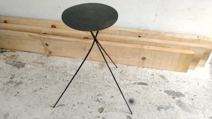 Mesinha Suporte p/ Vaso Floreira de Ferro 79 X 35