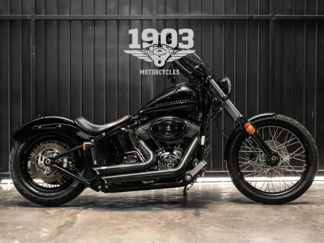 HARLEY-DAVIDSON BLACKLINE 2012