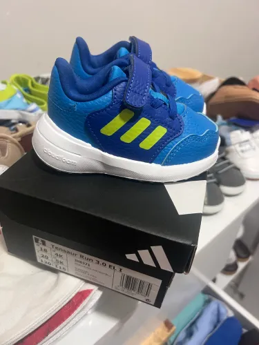 2 Tênis Adidas Infantil