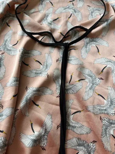 Blusa estilosa manga curta 