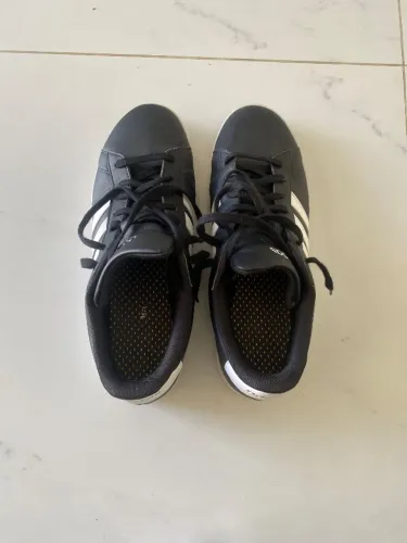Tênis Adidas