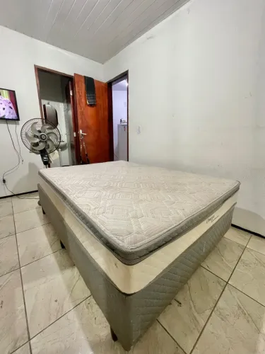 Cama (base e colchão)