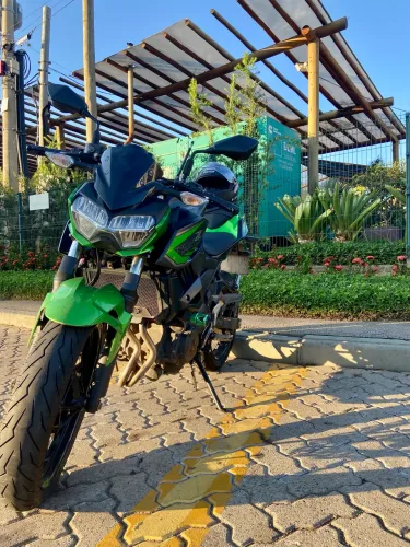 Kawasaki Z400 2021 - Baixa KM | Linda | Pronta pra rodar