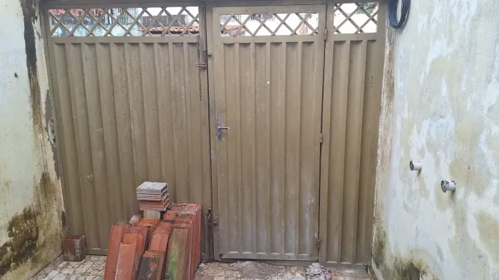 PORTÃO DE METALON 2,50X2,10. DE ABRIR PARA FORA, DUAS FOLHAS + PORTÃO SOCIAL.