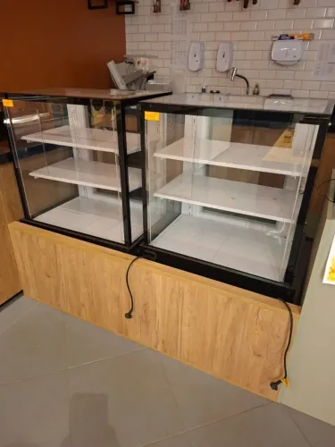 Vitrine Confeitaria Vanguarda - Super Nova