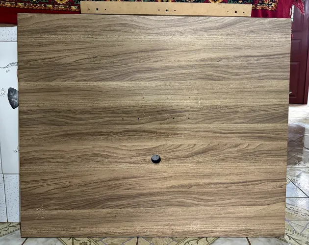 Painel de TV 1,10m x 90cm cor amadeirada