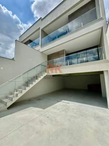 Casa geminada à venda, 3 quartos, 1 suíte, 4 vagas, Cabral - Contagem/MG