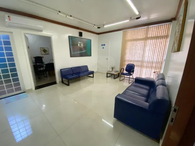 Casa Comercial à Venda