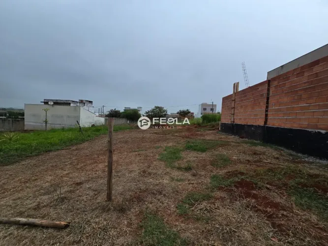 Terreno à venda em Nova Odessa, Jardim dos Lagos, com 250 m²