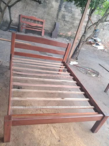 Cama de muracatiara  de casal  bem reforçada  e resistente 