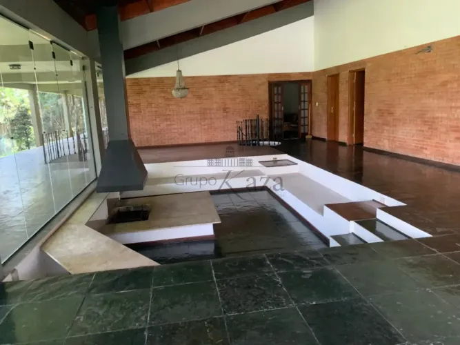 Casa em Condomínio - Carapicuíba - 4 Suites - 200m².