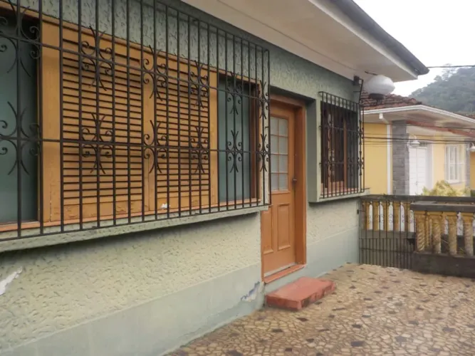 Casa à venda 2 Quartos, 1 Vaga, 102M², Castelanea, Petrópolis - RJ