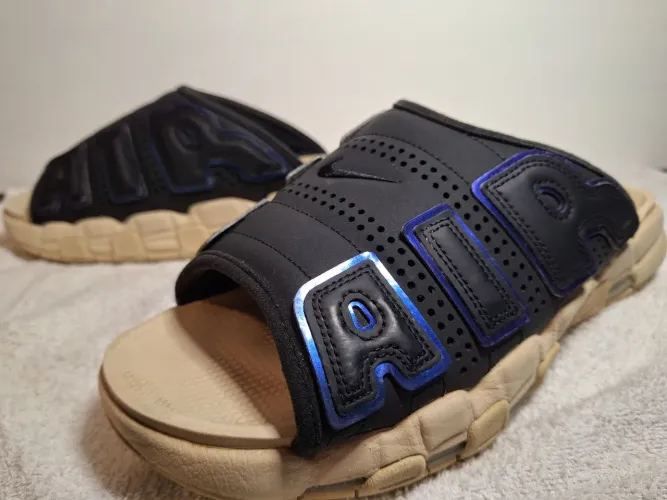 Chinelo ORIGINAL Nike Air More Uptempo Slide Black Sanddrift Iridescent
