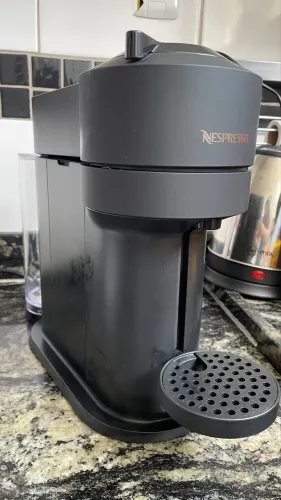 Nespresso Vertuo Next - Preta
