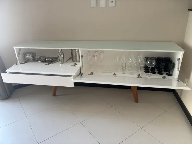 Vendo aparador cristaleira