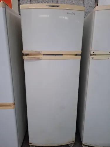 Refrigerador Brastemp Frost Free Duplex com capacidade total de 370 litros 220volts.