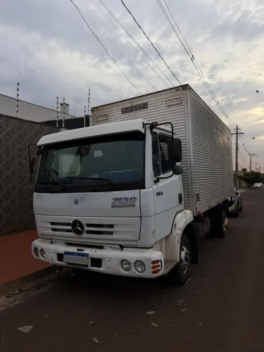 Caminhão Mercedes Benz 712/C
