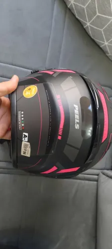Capacete Peels número 56 com óculos 