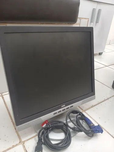Monitor AOC 17 pulgadas.