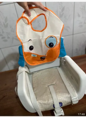 Cadeirinha de refeição,acompanha babador