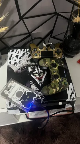 Ps4 slim 1TB