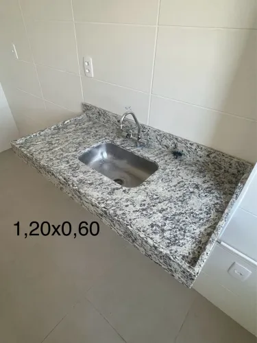 CONJUNTO DE BANCADAS EM GRANITO