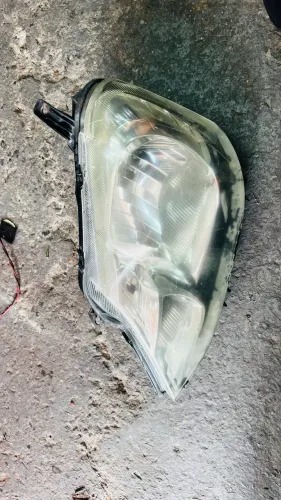 Vende-se par de farol Arteb original Toyota Etios 2013