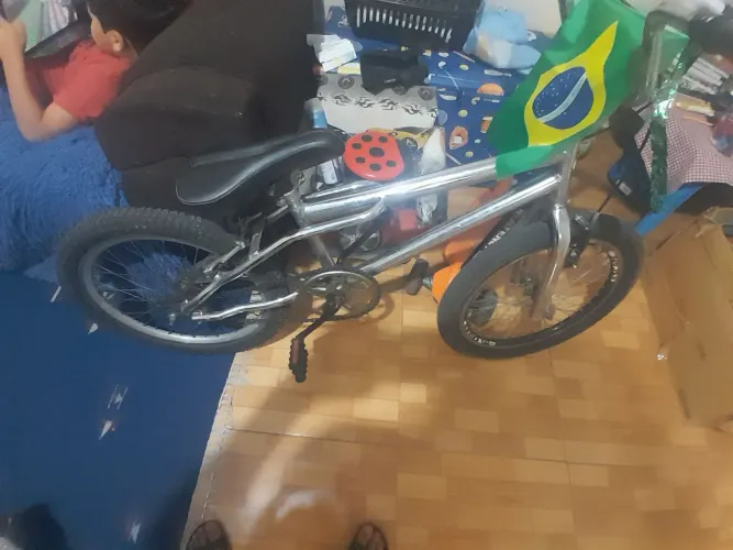 Bicleta ,de alumínio.estado novo