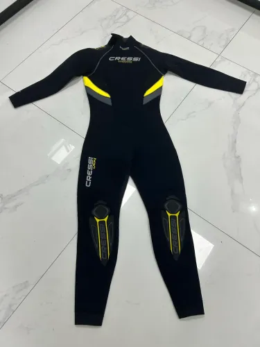 Vende-se Roupa Mergulho Cressi Feminina - Nova