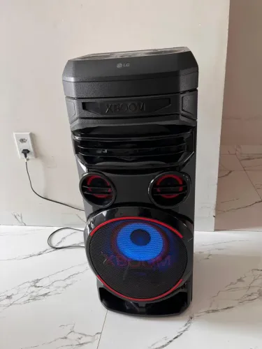 Caixa de som LG XBOOM RNC7 - novinha sem marcas de uso.