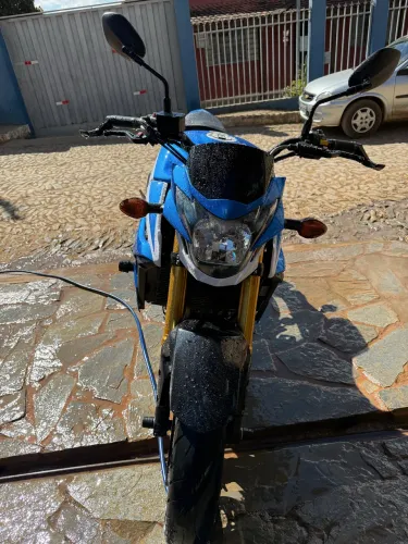 GSR 750 ZA *sem detalhes*
