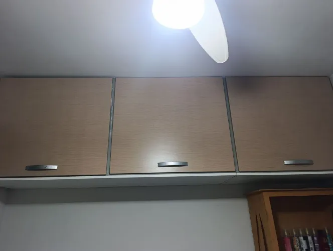Armário aéreo para quarto