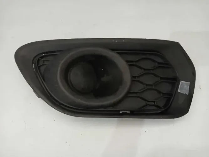 MOLDURA FAROL MILHA ESQUERDO RENAULT SANDERO LOGAN 2015/2019