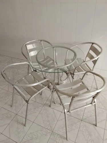 Mesa de alumínio 