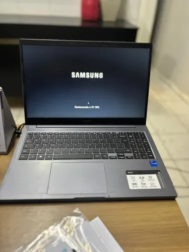 Notebook Samsung Book i7 11ª Geração SSD 256GB 8GB RAM Full HD Rápido e Pronto para Uso