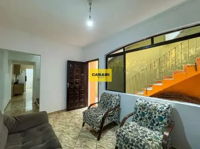 Sobrado com 3 Dormitórios, Área Gourmet e 2 Vagas à Venda próximo à Av. Álvaro Guimarães