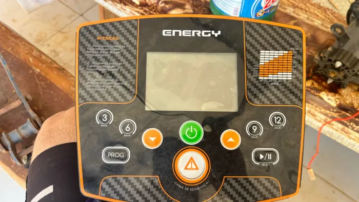Placa da frente da esteira energy dream fit 2.5