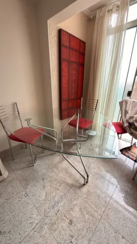 Vende-se mesa de vidro