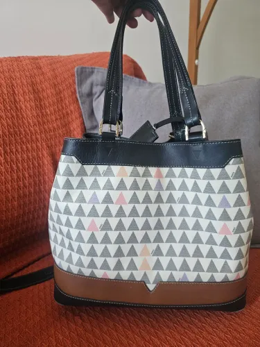 Vendo Bolsa Schutz Triangle Grande e carteira grande