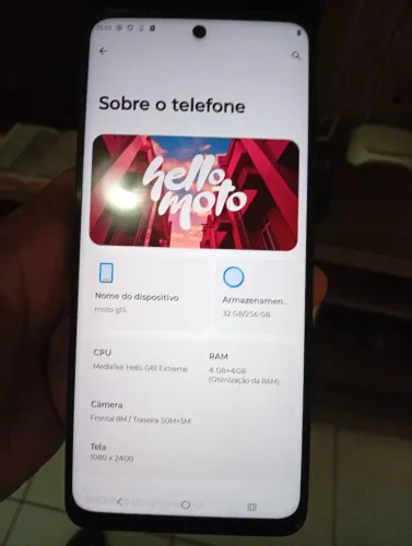 Vende-se um smartphone moto g15 256 GB de memória semi-novo