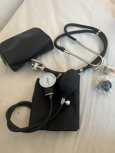 Kit esfigmomanômetro + estetoscópio semi novo