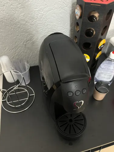 CAFETEIRA - MÁQUINA DE CAFÉ DE CÁPSULA 