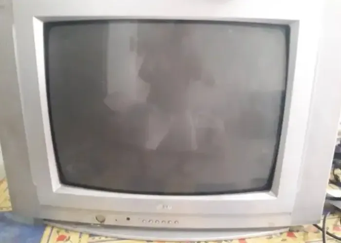 VENDO TV TUBO 21POLEGADAS LG USADO