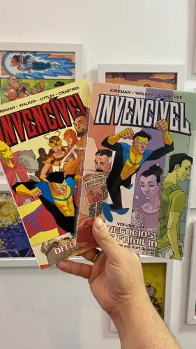 Lote com 8 HQs - Invencível, Nausicaa, Grendel Kentucky, Copra - Panini, Pipoca e Nanquim