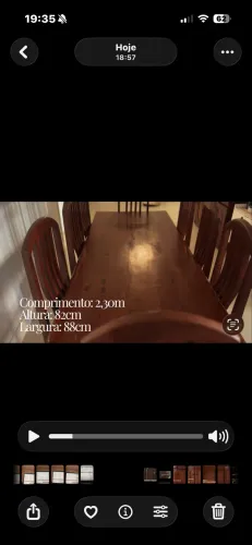 Conjunto mesa de oito lugares e cadeiras de Madeira cerejeira