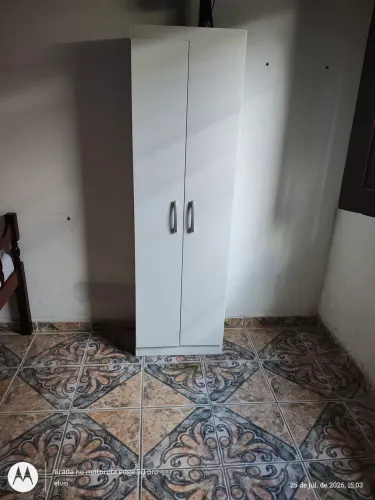 Guarda roupa de solteiro 