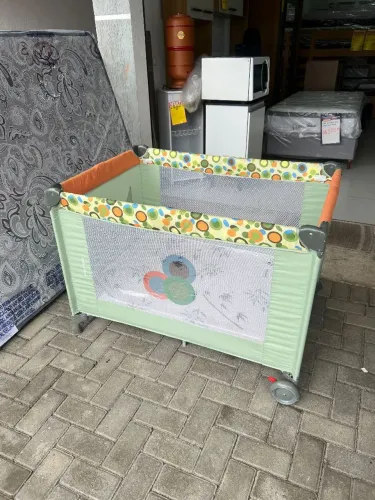 Berço Desmontável Usado com Colchão
